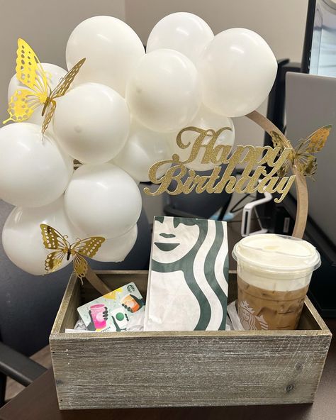 A simple and cute way to bring somebody starbucks or breakfast on their birthday Starbucks Birthday Gift Ideas, Starbucks Birthday Shirt Ideas, Starbucks Happy Birthday, Happy Birthday Breakfast, Starbucks Target Birthday, Starbucks Cup Birthday Gift, Starbucks Breakfast, Coffee Birthday, Box Arrangement