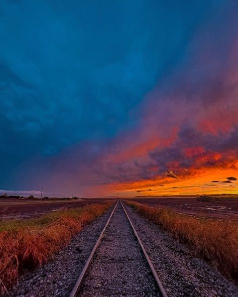 This is Oklahoma Oklahoma Painting, Oklahoma Sunset, Nothing To See Here, Pictures To Paint, Wild West, Oklahoma, Mood Board, Lake, Paint