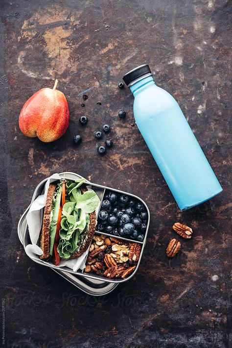 Boarding School Food, Aesthetic Lunch Boxes For School, Food Box Photography, Aesthetic Packed Lunch, Lunchbox Photography, Lunch Box Photography, School Lunch Box Aesthetic, Packed Lunch Aesthetic, School Lunch Aesthetic