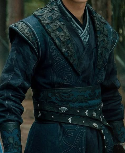 Green Fantasy Outfit Male, Male Fantasy Clothing Royal, Fantasy Mens Clothes, Male Fantasy Clothing, Jedi Outfit, Fantasy Garb, Chinese Warrior, Warrior Outfit, Chinese Historical Drama