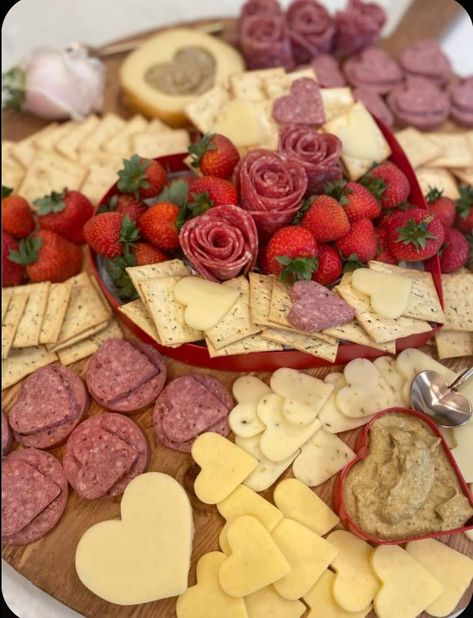 Valentines Savory Charcuterie Board, Savoury Valentines Snacks, Charcuterie Board Valentines Day Savory, Easy Valentines Day Charcuterie Board, Valentine’s Day Themed Charcuterie Board, V Day Charcuterie Board, Food To Make For Valentines Day, Valentines Food Ideas Savory, Finger Foods Valentines Day