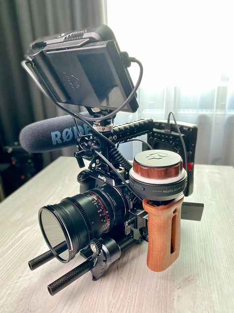 Camera Rig Setup, Youtube Setup, Vlog Camera, Journalism Career, Film Equipment, Camera Rig, Vlogging Camera, Editing Writing, Photography Gear