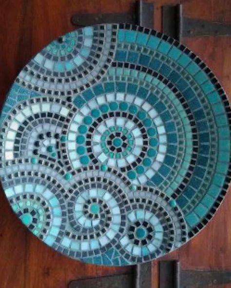 Mosaic Table Tops, Outdoors Tattoos, Mosaic Tile Table, Bottle Cap Table, Table Mosaic, Mosaic Tables, Mosaic Tiles Crafts, Mosaic Furniture, Mosaic Birdbath