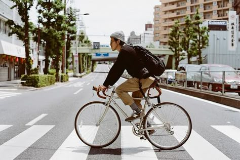 Urban Bike Style, Bike Commute, Cycling City, Bike Messenger, Urban Cycling, Ride A Bike, Bike Photography, Bike Route, Riding Bike