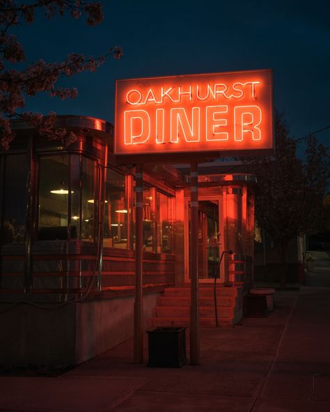 Oakhurst Diner vintage neon sign at night, Millerton, New York Vintage Neon Signs Retro, Dark Diner Aesthetic, Late Night Diner Aesthetic, Diner Coffee Aesthetic, Diner Photography, Old Diner, American Diners, Midnight Drive, Archers Voice