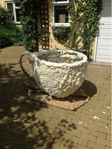 Giant Teapot Prop Diy, Diy Giant Teacup, Giant Mug Prop, Giant Tea Cup Diy, Mad Hatter Garden, Tea Cups Diy, Halloween Alice In Wonderland, Alice In Wonderland Garden, Alice In Wonderland Props