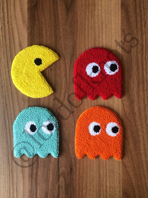 #pacman #ghost #etsy #instagram #punch #punchneedle #punchneedleembroidery Punch Needle Kitchen Rugs, Punch Rug Coaster Pattern Free, Punch Needle Mug Coasters, Tufting Designs, Punch Rugs, Herb Embroidery, Punch Rug, Punch Needle Coasters, Tufting Ideas