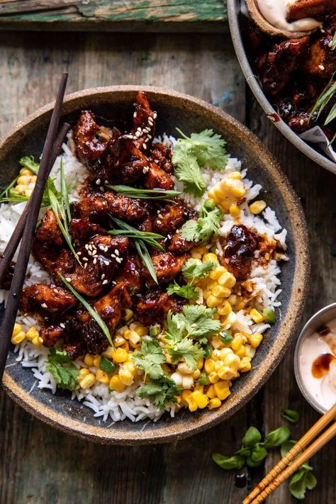 25 Minute Korean Bulgogi BBQ Chicken with Spicy Garlic Butter Corn. - Half Baked Harvest Chicken Half Baked Harvest, Chicken Bulgogi Recipe, Chicken Bulgogi, Korean Bulgogi, Korean Bbq Chicken, Tiny Habits, Frat Boys, Butter Corn, Half Baked Harvest Recipes