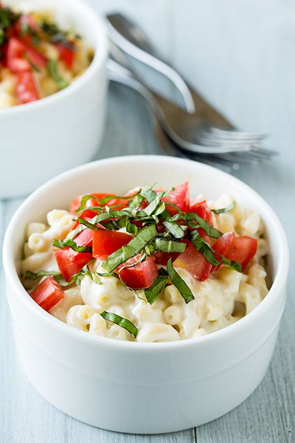 Caprese Mac & Cheese Couscous Mac And Cheese, Enjoy Your Meal, Veggie Meals, Pasta Fatta In Casa, 15 Minute Meals, Mac Cheese, Cooking Classy, Cheese Recipe, Fresh Mozzarella