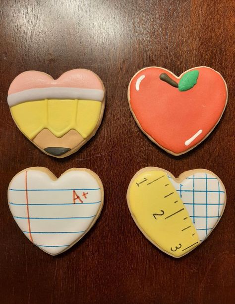 Cookie Decorating Icing, Cookie Icing Recipe, Heart Sugar Cookie, Flooding Cookies, Royal Iced Cookies, Apple Cookies, Iced Sugar Cookies, Cookie Business, Sugar Cookie Designs