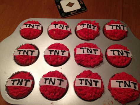 Minecraft TNT cupcakes Tnt Cupcakes, Minecraft Birthday Cupcakes, Minecraft Tnt Cake Ideas, Minecraft Cupcakes Ideas, Minecraft Tnt Cake, Diy Minecraft Cupcakes, Minecraft Creeper Cupcake Cake, Tnt Cupcakes Minecraft, Minecraft Cupcakes