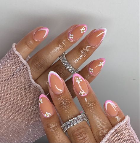 Cute Short Almond Nails Ideas, Extra Short Almond Nails, Baddie Nails Ideas, Nails Ideas 2023, Summer Stiletto Nails, Almond Acrylic Nails Designs, Blue And Silver Nails, Nail Glam, Neon Green Nails