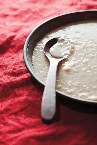 This sweet Senegalese dish is the perfect breakfast or afternoon snack—it's a coconut rice pudding that's vegan and gluten-free! Coconut Rice Pudding, Rice Pudding Recipes, Rice Pudding Recipe, West African Food, Porridge Recipes, Coconut Milk Recipes, Cooking White Rice, Coconut Rice, Rice Pudding