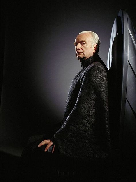 Star Wars - Revenge of the Sith photoshoot Ian Mcdiarmid, Sheev Palpatine, Chancellor Palpatine, Darth Sidious, Dark Lord Of The Sith, Revenge Of The Sith, Emperor Palpatine, The Sith, Star Wars Trilogy