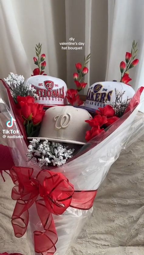 Hat Bouquet, Women Baseball Hat, Bday Gift For Boyfriend, Valentines Gift For Boyfriend, Cute Anniversary Gifts, Valentine's Day Celebration, Boyfriend Gift Basket, Vintage Trucker Hat, Birthday Gifts For Boyfriend Diy