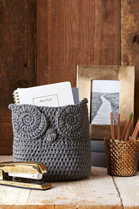 owl-basket-gray-gold-desk-d0cdbae4 Crochet Owl Basket, Owl Basket, Arm Knitting Blanket, Crochet Owls, Crochet Basket Pattern Free, Crochet Owl, Crochet Abbreviations, Crochet Hook Set, Crochet Basket Pattern