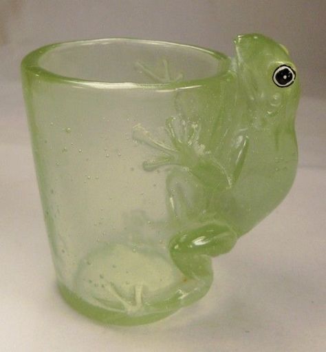 Frog Stuff, Frog House, Cup Handles, A Frog, Frog And Toad, Cute Frogs, Dream House Decor, Toad, Amphibians