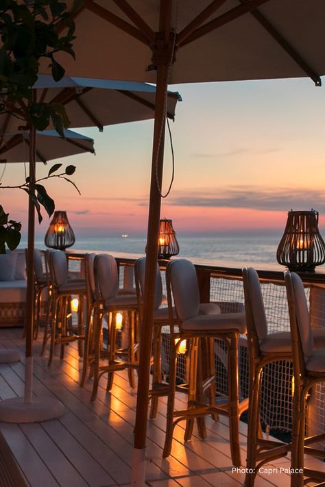 Capri Palace : Luxury Hotels In Capri Rooftop Cafe Aesthetic, Restaurant With A View, Beach View Restaurant, Restaurant On The Water, Capri Beach Club, Seaside Restaurant Aesthetic, Beach Bars Design, Restaurant By The Beach, Beach Wedding Bar