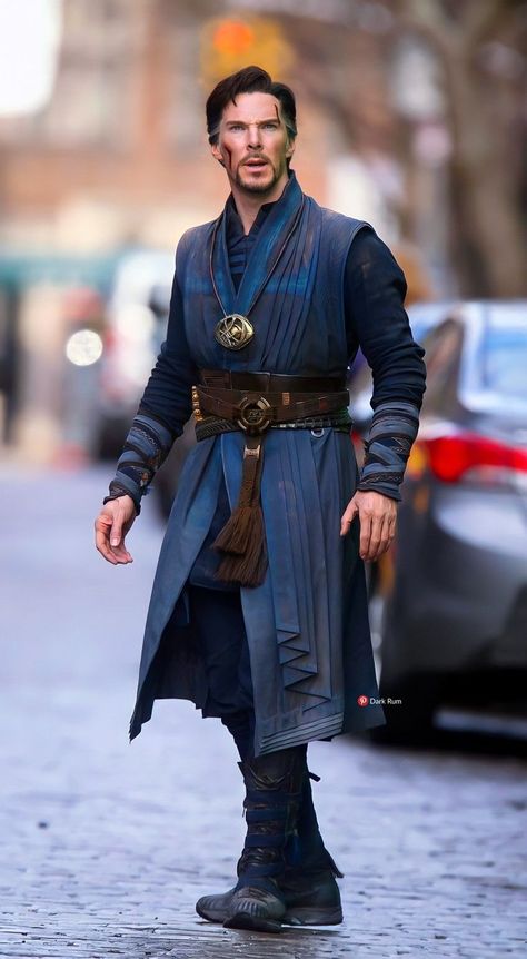 Dr Strange Costume, Wallpaper Avengers, Doctor Strange Benedict Cumberbatch, Doctor Stranger Movie, Collateral Beauty, Doctor Stranger, Doctor Strange Marvel, Dr Strange, Medieval Clothing