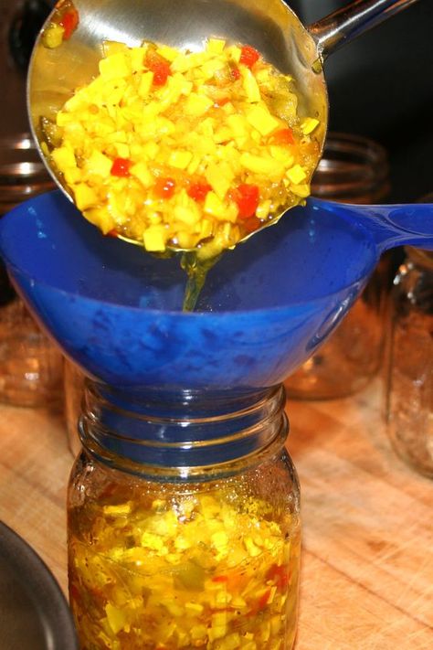 Yellow Squash Relish, Squash Relish Canning Recipe, Canned Vegetable Recipes, Squash Relish Recipe, Squash Relish, Canning Squash, Chow Chow Recipe, Spaghetti Squash Recipes Easy, Zucchini Relish