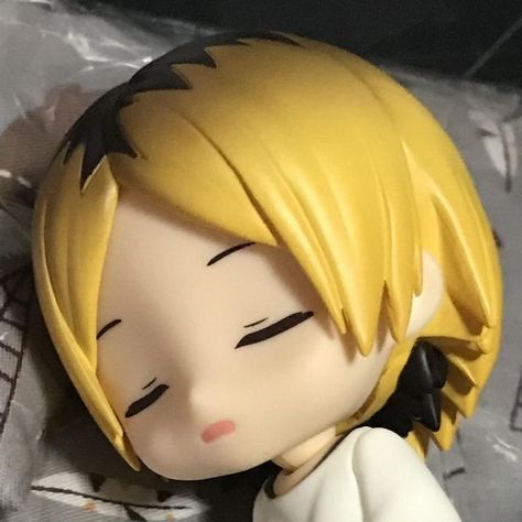 Nendoroid Anime, Kenma Kozume, Eyes Closed, Haikyuu 3, Haikyuu Anime, Anime Figures, Anime Icons, Short Videos, Figurines