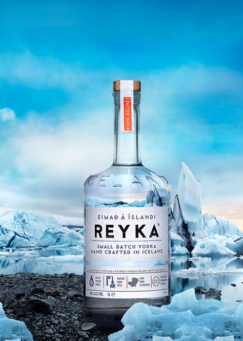 Vodka islandés - Reyka Reyka Vodka, Vodka Distillery, Nature Food, Vodka Brands, Fermented Drink, Viking History, Pure Water, Fire And Ice, Cocktail Drinks