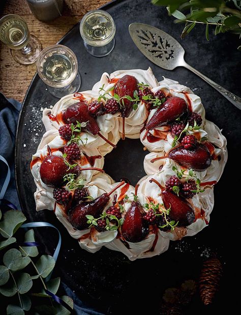 Christmas Pavlova Ideas, Pear Pavlova, Meringue Wreath, Pavlova Wreath, Wreath Recipe, Christmas Pavlova, Magazine Recipe, Wine Poached Pears, Festive Dinner Party