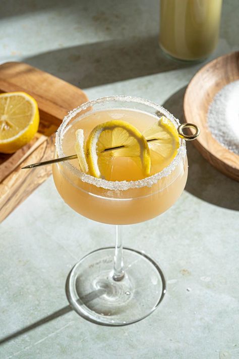 Honey and Ginger Lemon Drop Cocktail Spindrift Cocktails, Honey Liquor, Brunch Cocktail Recipes, Winter Flavors, Honey Cocktail, Lemon Drop Cocktail, Ginger Cocktails, Ginger Lemonade, Lemon Cocktail