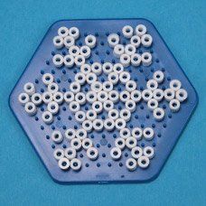 Snefnug Med Perler, Snowflakes Craft, Bead Snowflakes, Shapes Craft, Melt Beads Patterns, Craft Project Ideas, Christmas Perler Beads, Easy Perler Bead Patterns, Melty Bead Patterns