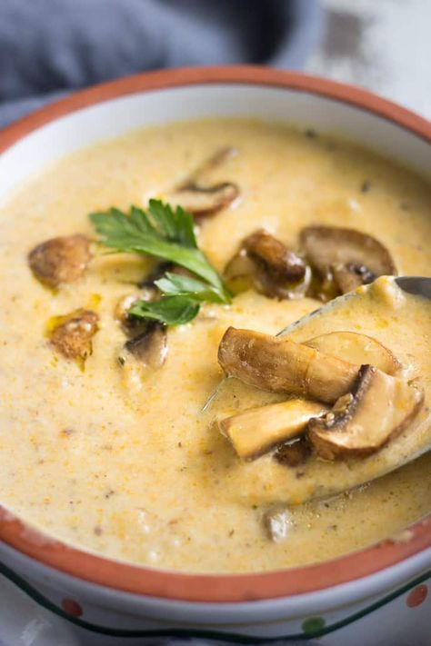 Easy Mushroom Soup, Best Mushroom Soup, Mushroom Soup Recipes, Ukrainian Recipes, Fall Soups, Think Food, Winter Recipes, Cheese Soup, Bowl Of Soup