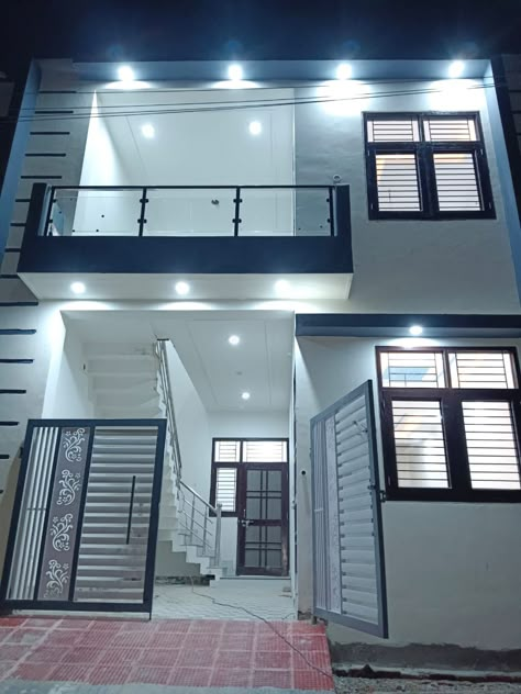 black and white combination staircase Gated society under Nagar Nigam Loan available. location- Indira Nagar extension, 3.5km from Munshi Pulia metro station. Indian House Exterior Design, Home Snap, Budget House Plans, Loft House Design, House Outer Design, House Interior Design Styles, Small House Front Design, Temple Design For Home, Small House Design Exterior