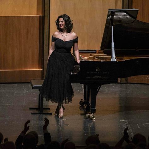 Khatia Buniatishvili on Instagram: “Salzburg. 21.08.2019 Grosses Festspielhaus. Photo by @marcoborrelli_photographer #Salzburg #Austria #österreich #SalzburgFestival2019 #❤️…” Classical Concert Outfit, Recital Dress, Khatia Buniatishvili, Piano Recital, Outdoorsy Style, Concert Dresses, Classical Musicians, Salzburg Austria, Piano Player