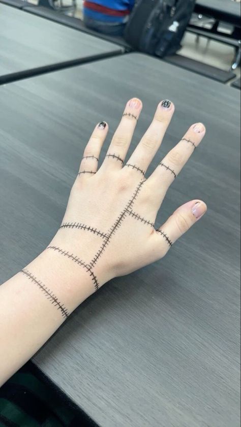 Hand Stitch Tattoo, Marker Hand Tattoos, Easy Drawings To Do On Your Hand, Cute Hand Drawings On Hand, Stuff To Draw On Ur Hand, Cool Things To Draw On Your Hand Easy, Things To Draw On Your Arm Easy, Cool Stuff To Draw On Your Hand, Drawing On Hand Ideas Doodles