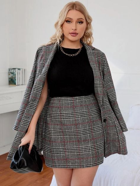 Plus Size Skirt Suit, Plus Size Lawyer Outfit, Work Outfits Women Plus Size Office Wear, Curvy Professional Work Outfits, Business Casual Outfits Curvy, Wedding Coordinator Outfit, Office Outfits Women Curvy, Lawyer Fits, Business Casual Plus Size