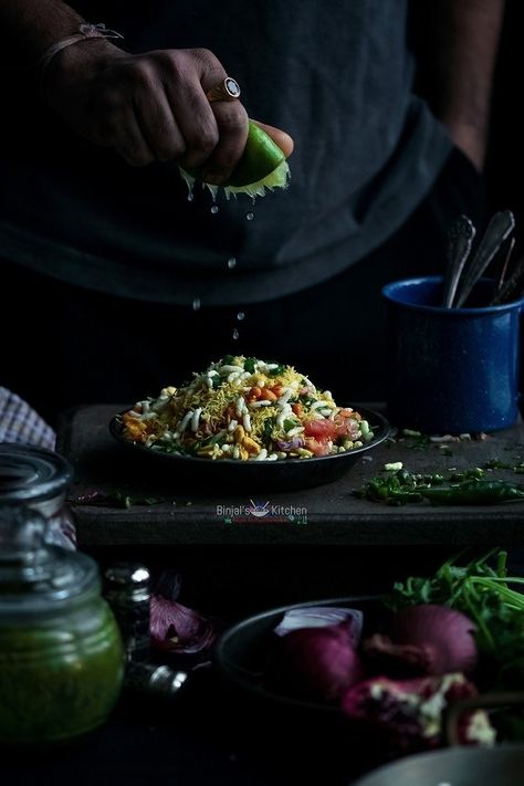 Bhel Puri Recipe, Indian Food Photography, Puri Recipes, Tamarind Chutney, Puffed Rice, Green Chutney, Chaat Masala, Evening Snacks, Indian Snacks