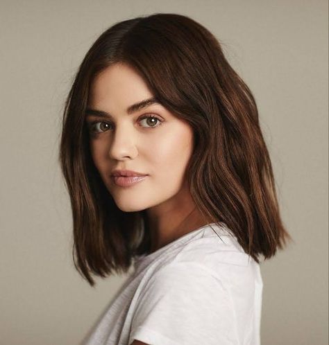 Lucy Hale Brown Hair, Lucy Hale Hair Medium, Lucy Hale Short Hair, Lucy Hale Hair, Corte Bob, Bangs With Medium Hair, Long Bob Haircuts, Lob Hairstyle, Katie Mcgrath