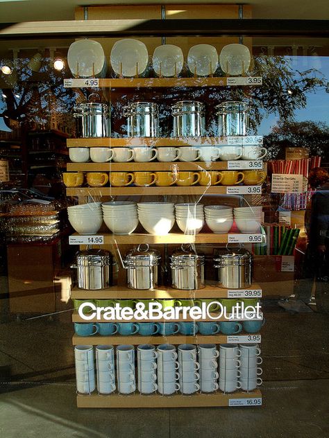 Window Display, Crate & Barrel Outlet Crate And Barrel Store Display, Kitchen Window Display, Homegoods Merchandising, Crockery Display, Antique Dining Rooms, Gift Shop Displays, Grain Store, Dinnerware Storage, Pottery Store