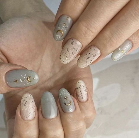 Smooth light grey nail polish with gold celestial nail arts on medium round nails Nude Witchy Nails, Witchy Nail Designs Short, Simple Witchy Nails, Round Nail Designs, Colors Nails, Boho Nails, Witchy Nails, Nails Gel Nails, Toe Nail Color