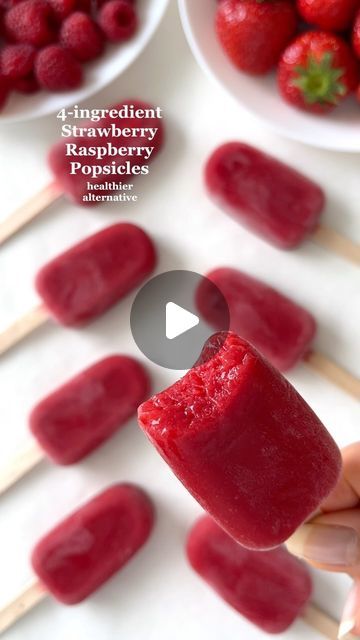 Freezer Treats, Raspberry Popsicles, Fruit Popsicle Recipes, Ww Snacks, Strawberry Popsicles, Healthy Popsicles, Mango Ice Cream, Fruit Popsicles, Homemade Popsicles