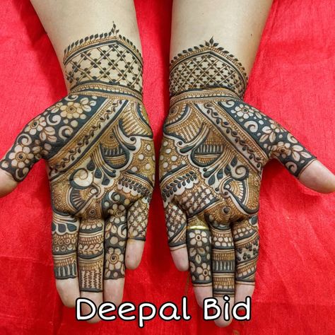 Western Mehendi, Western Mehndi, Fancy Mehndi, Short Mehndi, Henna Design Ideas, Legs Mehndi, Mehendi Artist, Full Mehndi, Beginner Henna