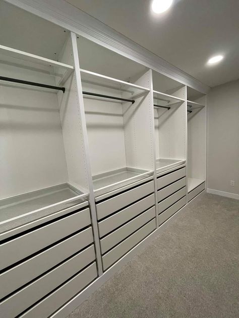 Walk In Closet 10x10, 8x10 Walk In Closet Ideas, Walk-in Closet Island Ideas, Huge Closets Luxury Walk In, Simple Walk In Closet Ideas, Walk In Closet Ikea, Pax Closet, Master Closet Design, House Closet