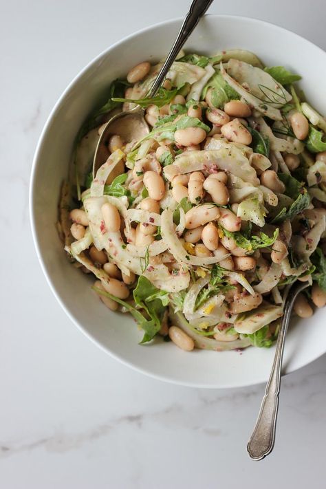 Shaved fennel white bean salad with an herby olive vinaigrette and lots of lemon. Vegan and gluten free. A simple and refreshing summer salad. Cannellini Bean Salad, Foodgawker Recipes, Cannellini Bean, Fennel Recipes, White Bean Salad, Roasted Fennel, Quick Dishes, Vegan Salad Recipes, Vegan Salad