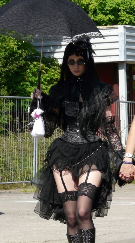 Goth Stuff, Steampunk Festival, Arte Punk, Goth Clothing, Goth Look, Dark Style, Gothic Clothes, Vintage Goth, Dark Outfits