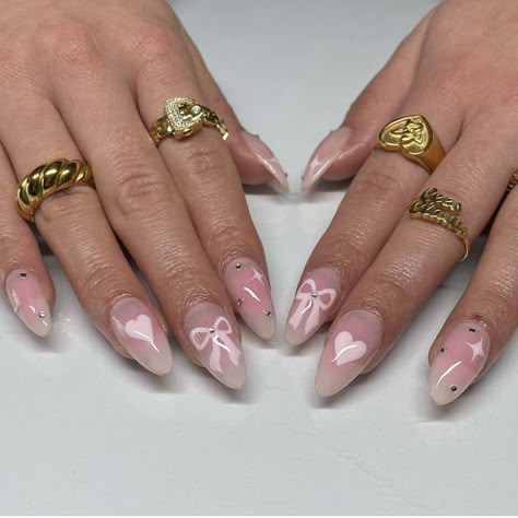 Pink bow nails, almond shape Bows On Nails Nailart, Gelx Apres Nail Designs Almond, Gelx Apres Nail Designs, Pink Bow Nails, Cottagecore Ballet, Nails With Bows, Bow Nail Designs, Kylie Nails, Bow Nails