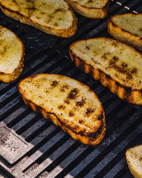 Bbq Garlic Bread, Grilling Pan Recipes, Grilled Ciabatta Bread, Grilled Baguette Slices, Grilled Bread Appetizer, Grill Bread Recipes, Grilled French Bread, Garlic Bread On The Grill, Grilled Sourdough Bread