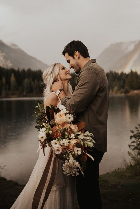 gold-creek-pond-elopement-46 Elopement Photography Photo Ideas, Pond Elopement, Rustic Elopement, Pond Wedding, Elopement Shoot, Boho Elopement, Elopement Styling, Elopement Photos, Elopement Ceremony