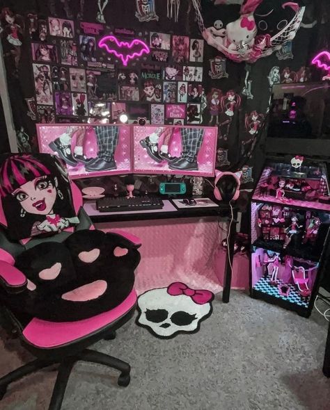 Cute Emo Room Ideas, Cute Goth Room Ideas, Edgy Spotify Covers, Monster High Gaming Setup, Emo Y2k Bedroom, Emo Room Design, Emo Apartment Decor, Goth Gamer Setup, Scene Room Aesthetic