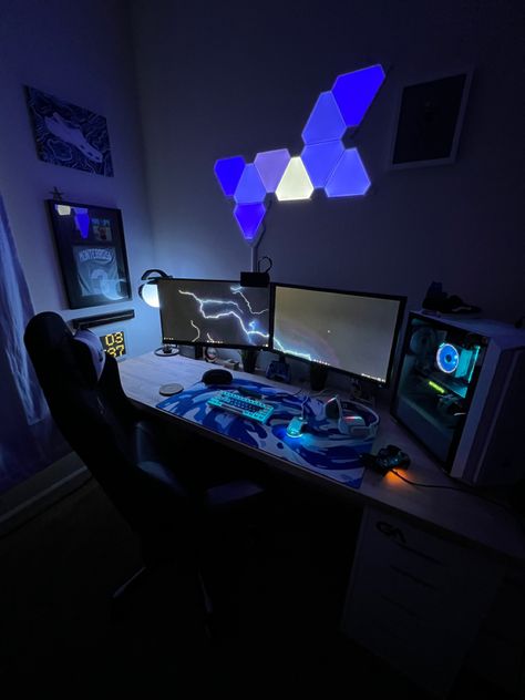 Blue Gamer Room Aesthetic, Blue Gaming Room, Boys Gaming Room, Boys Room Blue, Games Room Inspiration, Men Apartment, Streaming Setup, Art Assignments, Blue Game