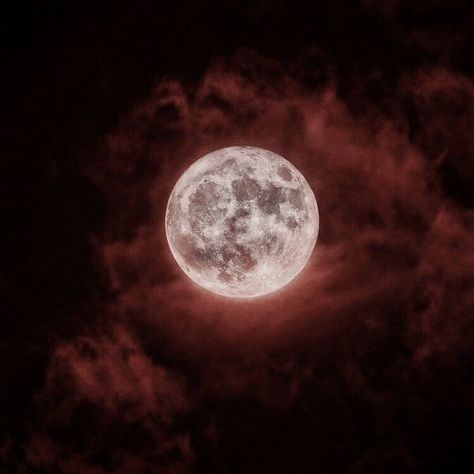 Moon, Red