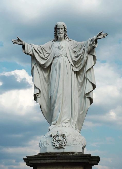 Jesus Christ Statue, Religious Statues, Jesus Statue, Classic Sculpture, Cross Jesus, Jesus And Mary Pictures, Pictures Of Jesus Christ, Jesus Christ Images, Jesus Christus